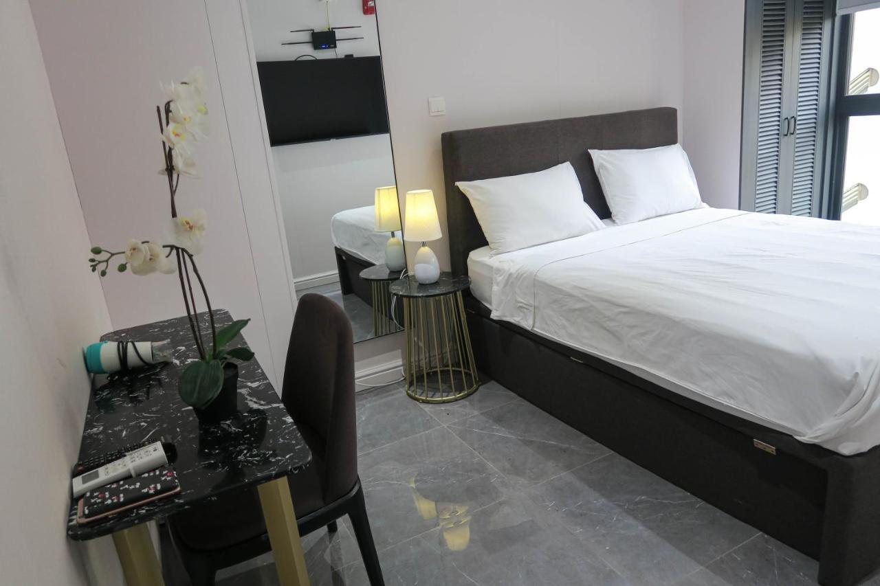 Apartment Deluxe & By Rr