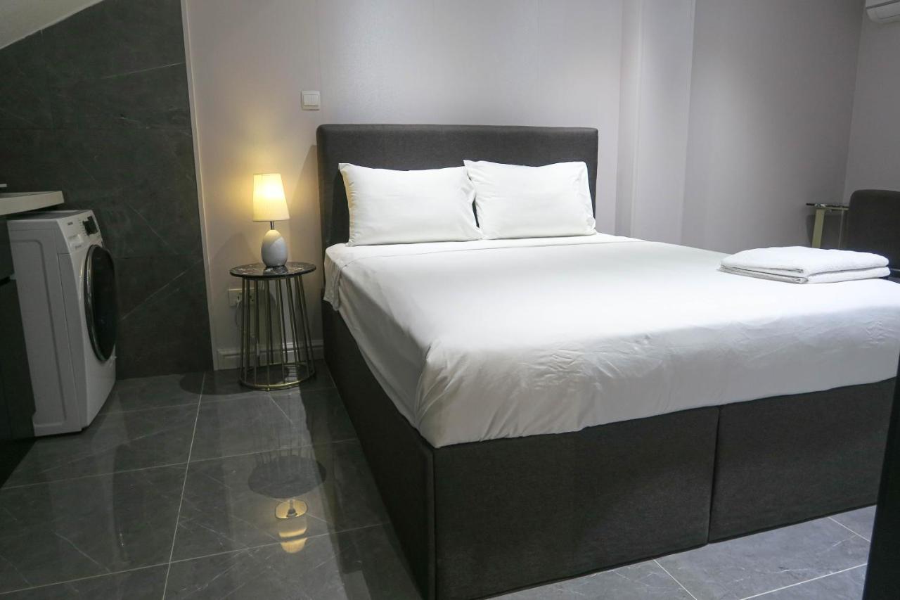 Apartment Deluxe & By Rr